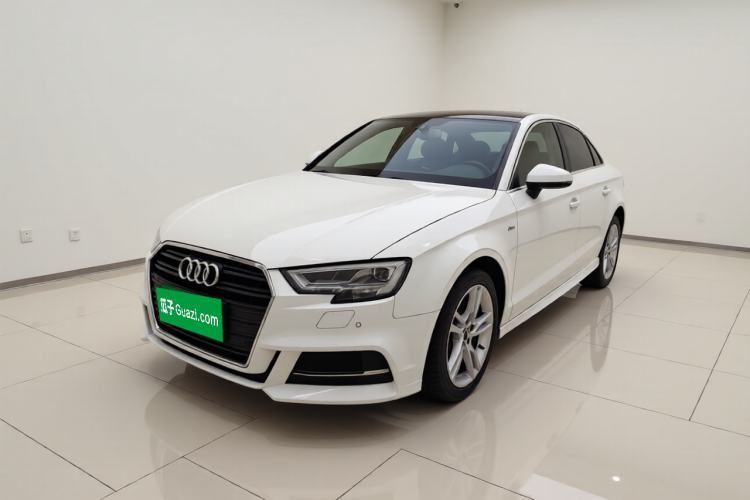 Used Audi A3 2019 Limousine 35 TFSI Fashion Edition China V standard Guazi used car, China used car export, Used car for sale, Used cars, Cheapest cars for sale