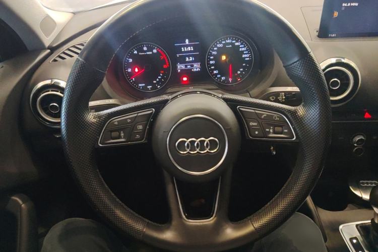 Used Audi A3 2019 Limousine 35 TFSI Fashion Edition China VI Emission Standard Steering Wheel