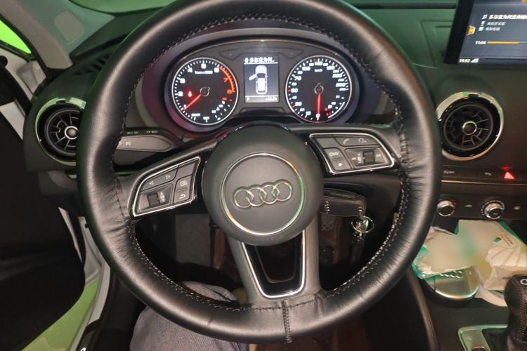 Used Audi A3 2019 Sportback 35 TFSI Fashion Edition China VI Emission Standard Steering Wheel