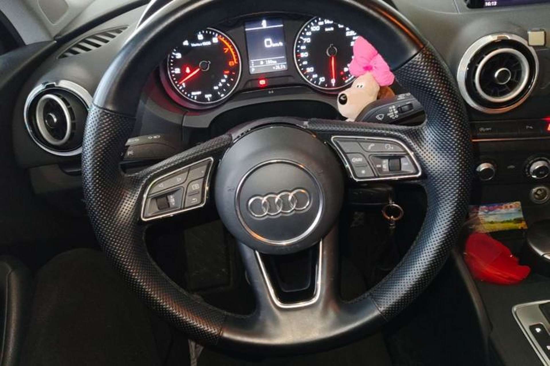 Used Audi A3 2019 Limousine 35 TFSI Fashion Edition China VI Emission Standard Steering Wheel