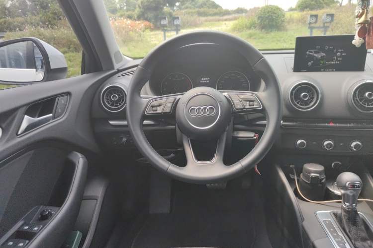 Used Audi A3 2019 Sportback 35 TFSI Ambition China V Steering Wheel