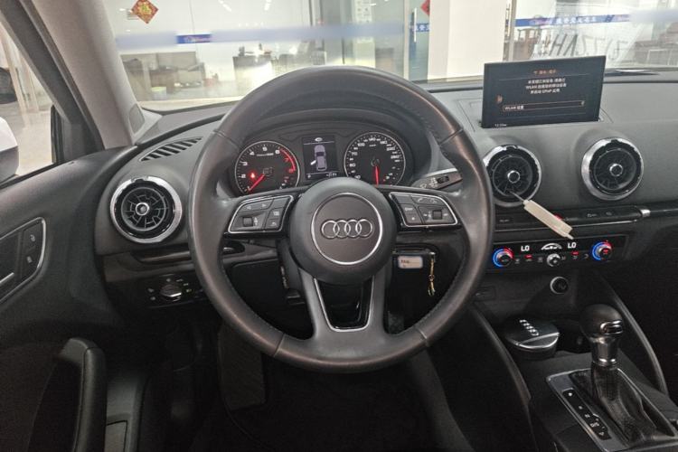 Used Audi A3 2019 Sportback 35 TFSI Fashion Edition China VI Emission Standard Steering Wheel