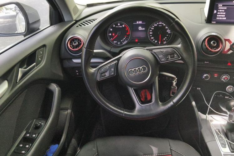 Used Audi A3 2019 Limousine 35 TFSI Ambition China V Steering Wheel