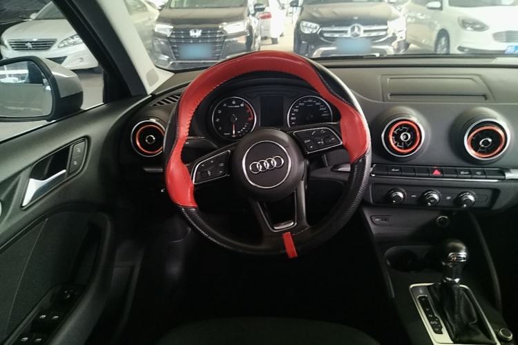 Used Audi A3 2019 Sportback 35 TFSI Ambition China VI Steering Wheel