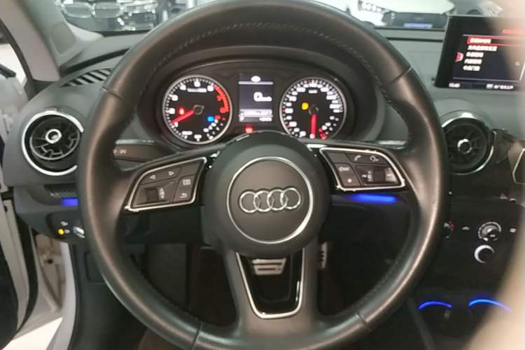Used Audi A3 2019 Limousine 35 TFSI Ambition China VI Steering Wheel