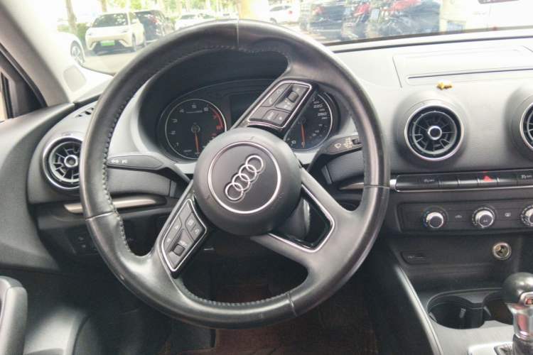 Used Audi A3 2019 Sportback 35 TFSI Ambition China VI Steering Wheel