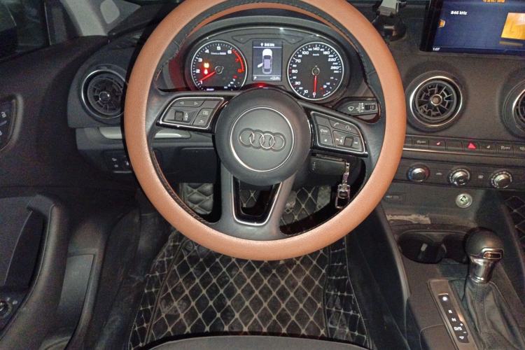 Used Audi A3 2019 Limousine 35 TFSI Ambition China V Steering Wheel