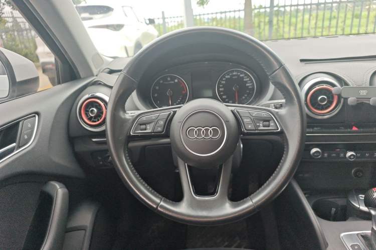 Used Audi A3 2019 Sportback 35 TFSI Fashion Edition China V Steering Wheel