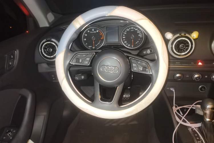 Used Audi A3 2019 Sportback 35 TFSI Fashion Edition China V Steering Wheel