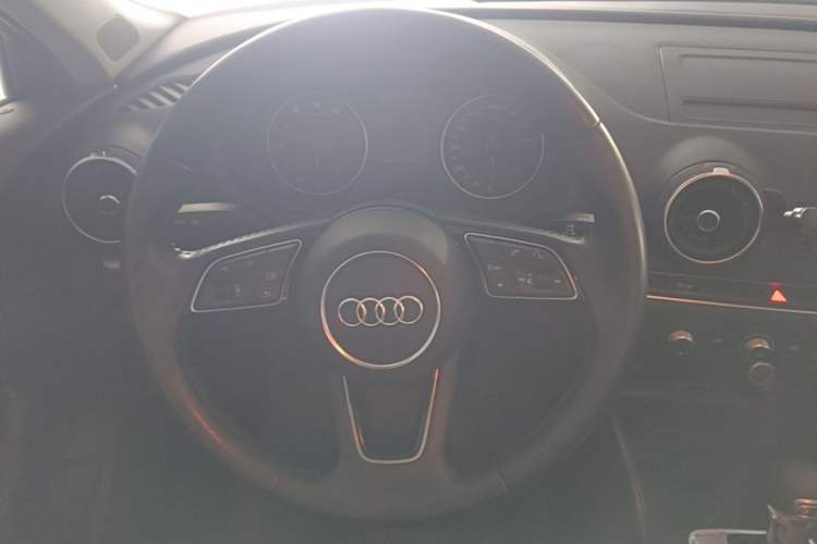 Used Audi A3 2019 Sportback 35 TFSI Ambition China V Steering Wheel