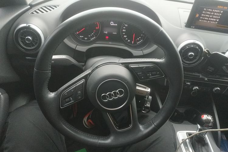 Used Audi A3 2019 Sportback 35 TFSI Fashion Edition China VI Emission Standard Steering Wheel