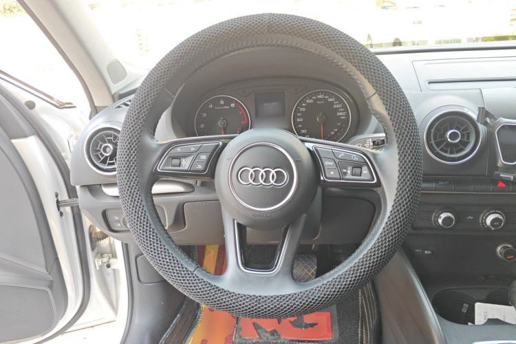 Used Audi A3 2019 Sportback 35 TFSI Ambition China VI Steering Wheel