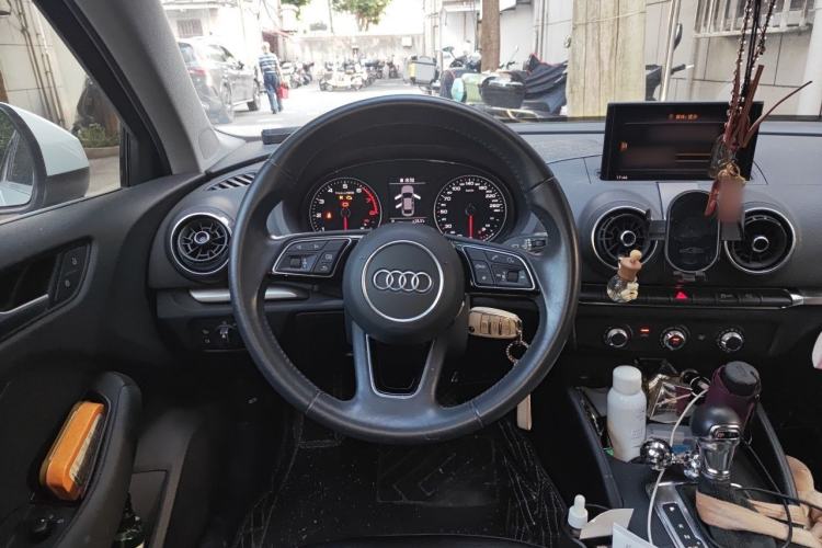 Used Audi A3 2019 Limousine 35 TFSI Ambition China VI Steering Wheel