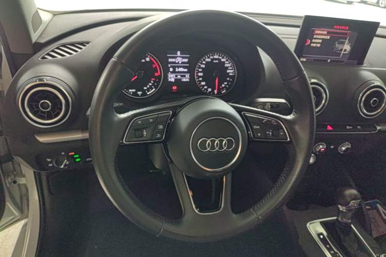 Used Audi A3 2019 Limousine 35 TFSI Ambition China V Steering Wheel