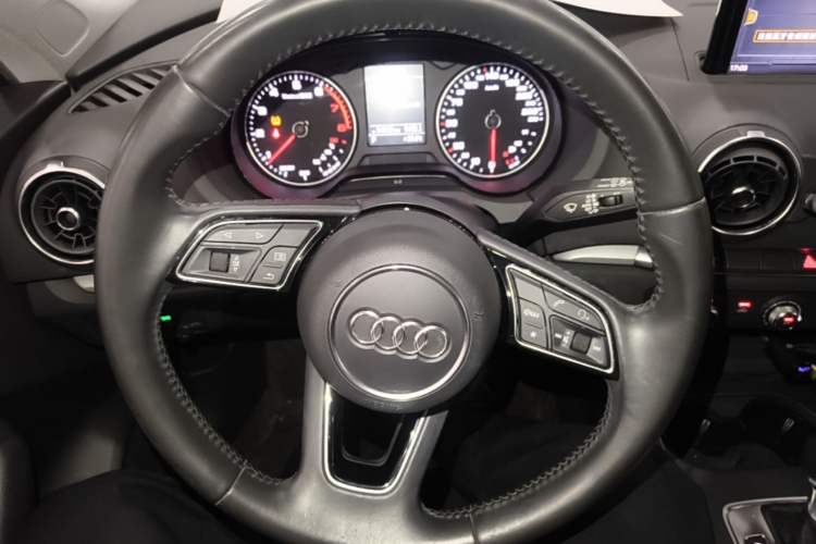Used Audi A3 2019 Sportback 35 TFSI Ambition China VI Steering Wheel
