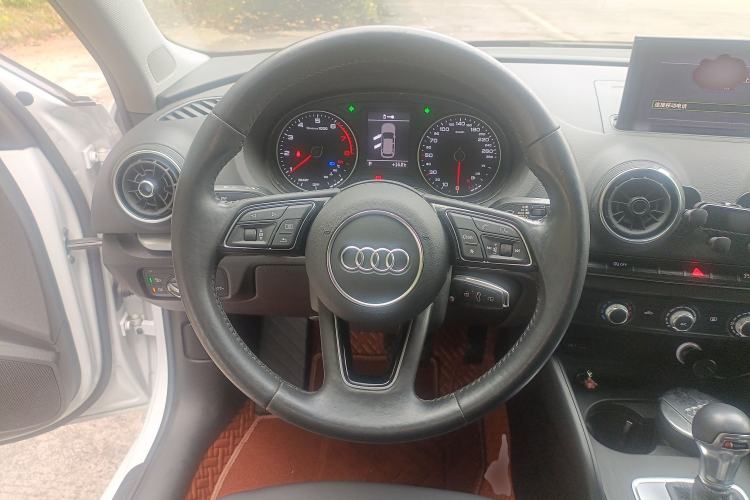 Used Audi A3 2019 Sportback 35 TFSI Ambition China VI Steering Wheel