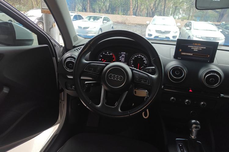 Used Audi A3 2019 Sportback 35 TFSI Ambition China V Steering Wheel