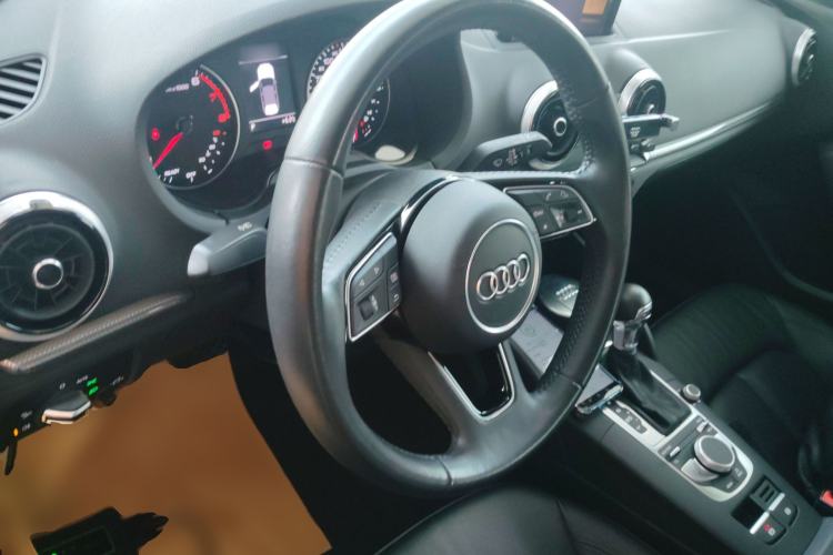 Used Audi A3 2019 Sportback 35 TFSI Style Edition China VI Emission Standard Steering Wheel