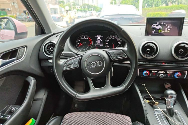 Used Audi A3 2019 Sportback 35 TFSI Sporty Version China VI Steering Wheel