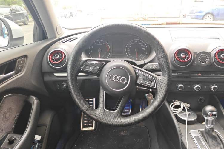 Used Audi A3 2019 Limousine 35 TFSI Ambition China VI Steering Wheel