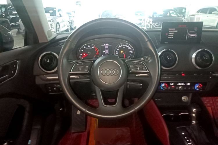 Used Audi A3 2019 Sportback 35 TFSI Style Edition China VI Emission Standard Steering Wheel