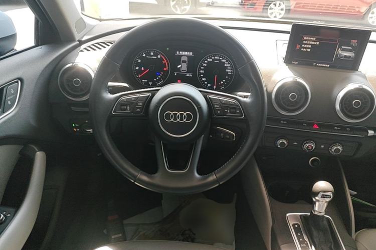 Used Audi A3 2019 Sportback 35 TFSI Fashion Edition China VI Emission Standard Steering Wheel