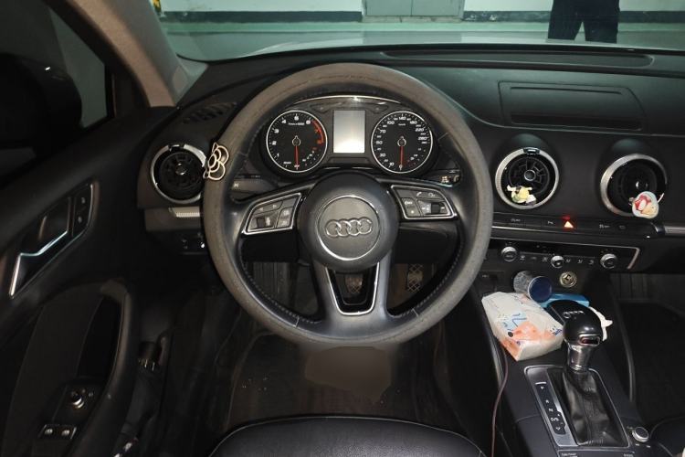 Used Audi A3 2019 Limousine 35 TFSI Style Edition China VI Emission Standard Steering Wheel