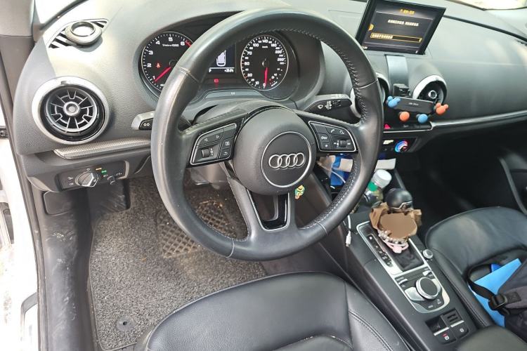 Used Audi A3 2019 Sportback 35 TFSI Style Version China V Emission Standard Steering Wheel