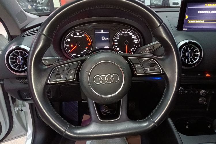 Used Audi A3 2019 Sportback 35 TFSI Sporty Version China VI Steering Wheel