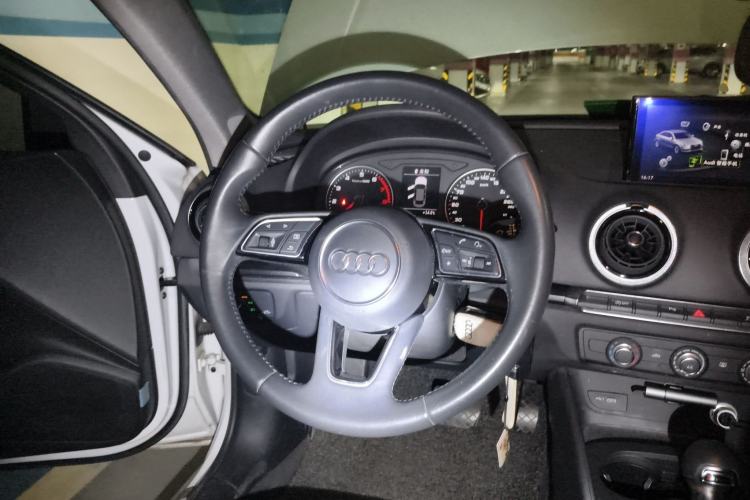 Used Audi A3 2019 Limousine 35 TFSI Fashion Edition China V standard Steering Wheel