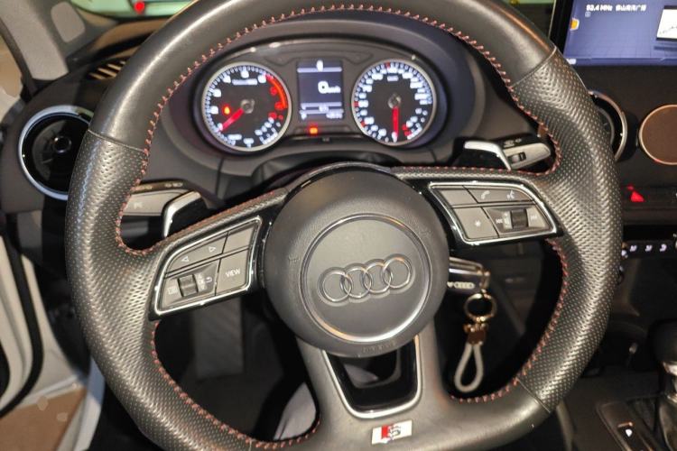 Used Audi A3 2019 Limousine 35 TFSI Fashion Edition China VI Emission Standard Steering Wheel