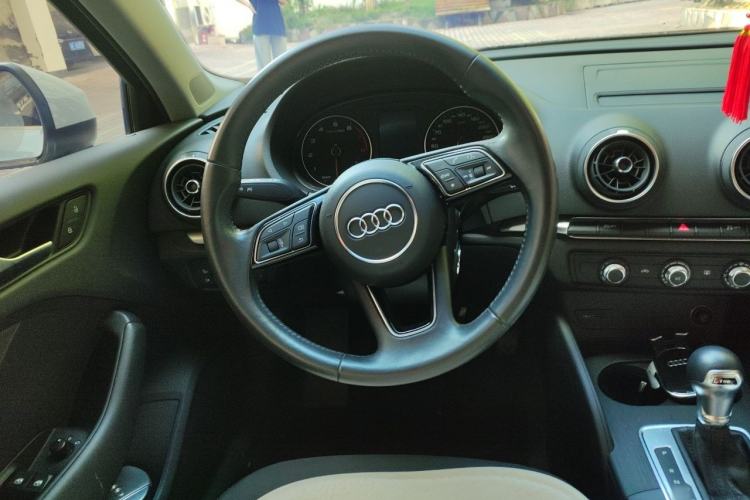 Used Audi A3 2019 Limousine 35 TFSI Ambition China V Steering Wheel