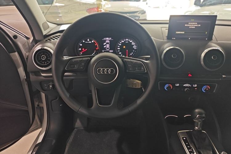 Used Audi A3 2019 Limousine 35 TFSI Style Edition China VI Emission Standard Steering Wheel