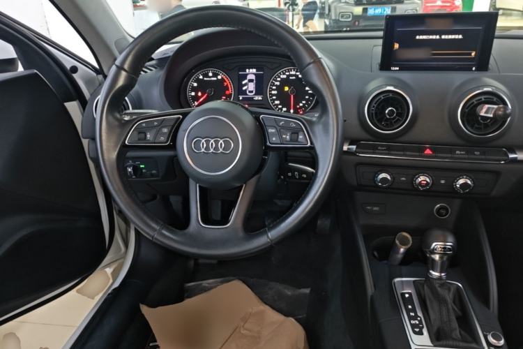 Used Audi A3 2019 Limousine 35 TFSI Ambition China V Steering Wheel