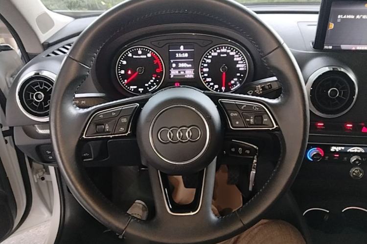 Used Audi A3 2019 Sportback 35 TFSI Style Edition China VI Emission Standard Steering Wheel