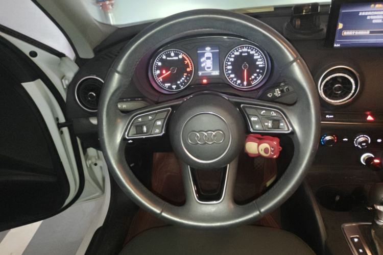 Used Audi A3 2019 Limousine 35 TFSI Ambition China VI Steering Wheel