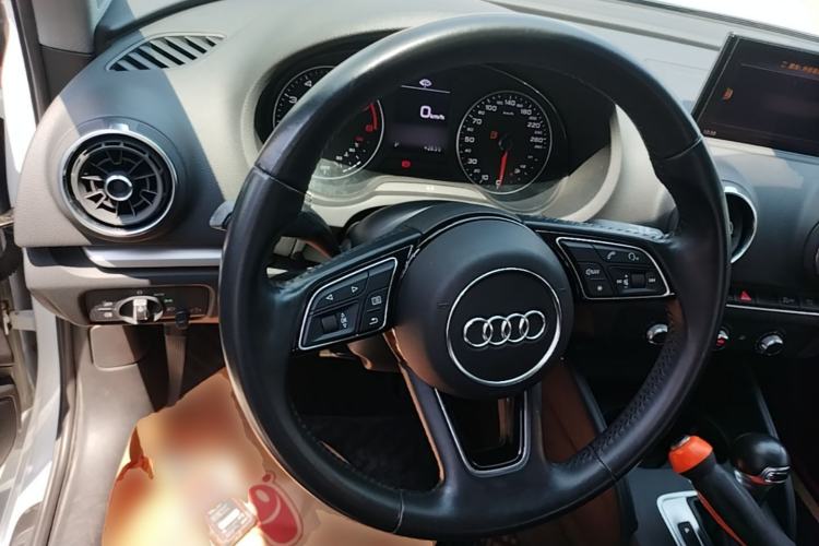 Used Audi A3 2019 Sportback 35 TFSI Ambition China V Steering Wheel
