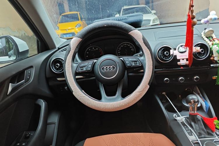 Used Audi A3 2019 Sportback 35 TFSI Ambition China VI Steering Wheel