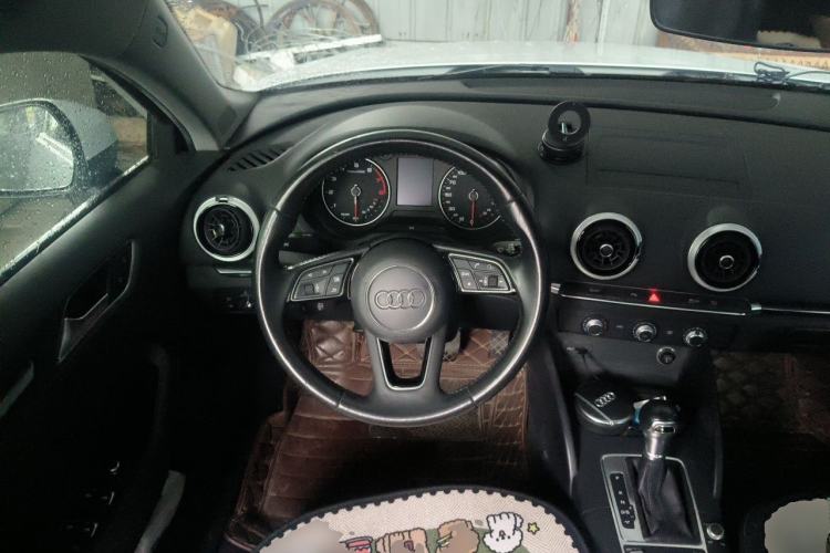 Used Audi A3 2019 Sportback 35 TFSI Style Version China V Emission Standard Steering Wheel