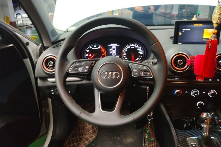 Used Audi A3 2019 Limousine 35 TFSI Ambition China VI Steering Wheel