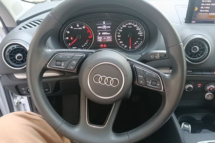 Used Audi A3 2019 Limousine 35 TFSI Ambition China V Steering Wheel