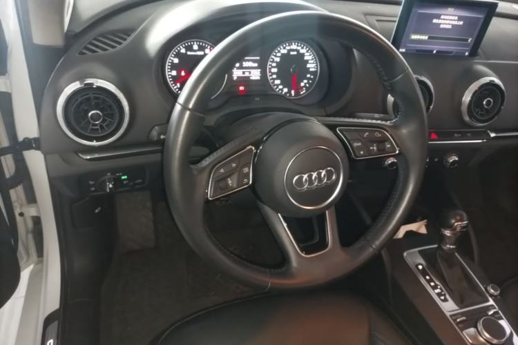 Used Audi A3 2019 Limousine 35 TFSI Fashion Edition China VI Emission Standard Steering Wheel