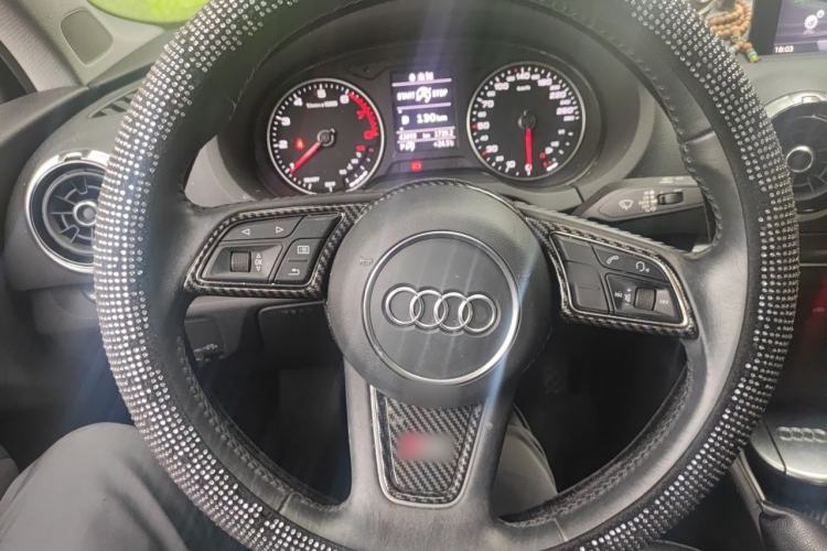 Used Audi A3 2019 Limousine 35 TFSI Fashion Edition China VI Emission Standard Steering Wheel