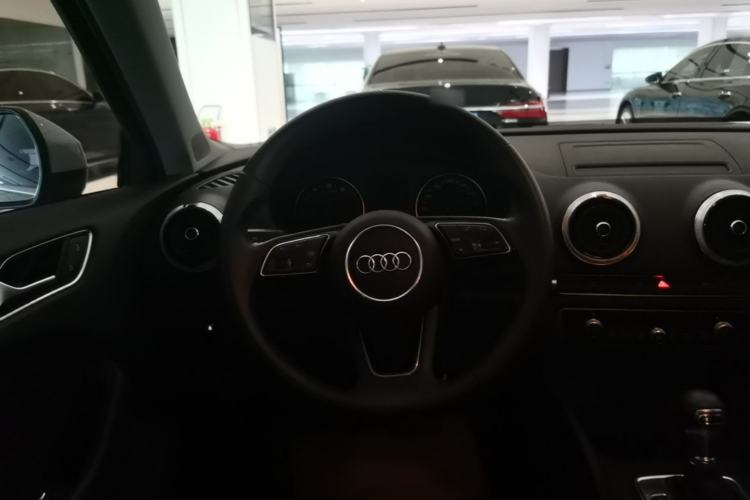 Used Audi A3 2019 Sportback 35 TFSI Fashion Edition China V Steering Wheel