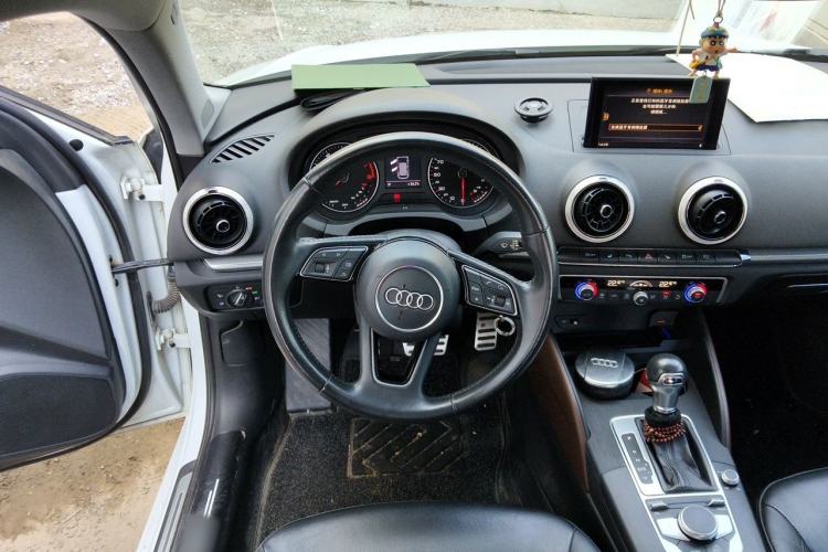 Used Audi A3 2019 Sportback 35 TFSI Style Version China V Emission Standard Steering Wheel