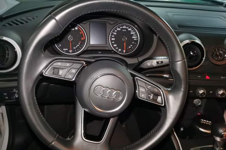 Used Audi A3 2019 Sportback 35 TFSI Fashion Edition China V Steering Wheel