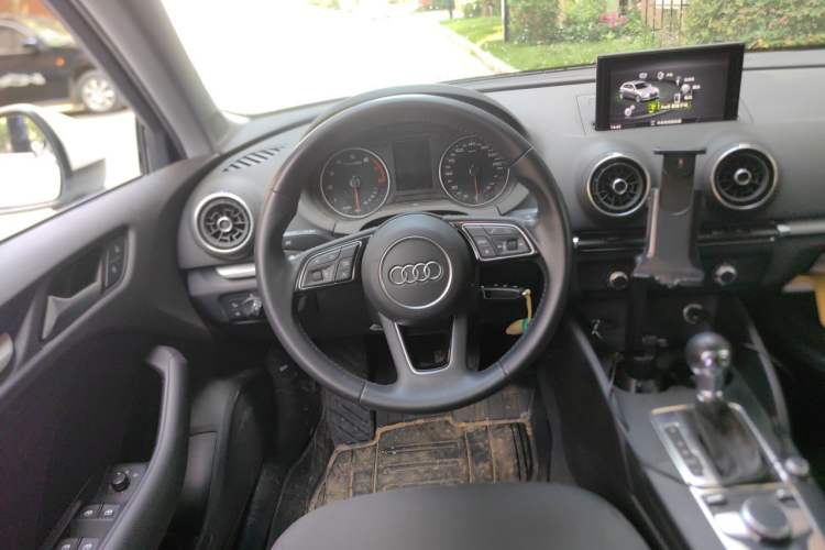 Used Audi A3 2019 Sportback 35 TFSI Ambition China V Steering Wheel