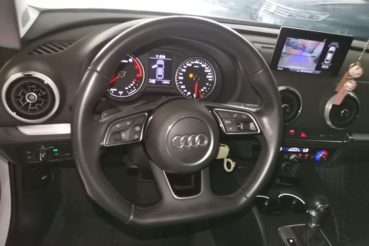 Used Audi A3 2019 Limousine 35 TFSI Sporty Version China VI Steering Wheel