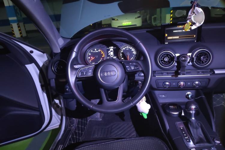 Used Audi A3 2019 Limousine 35 TFSI Ambition China VI Steering Wheel