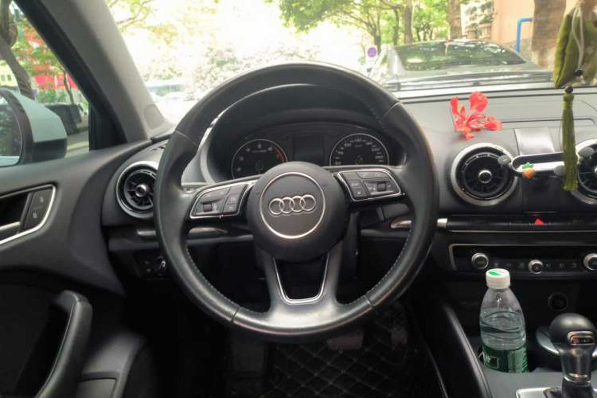 Used Audi A3 2019 Limousine 35 TFSI Style Edition China VI Emission Standard Steering Wheel